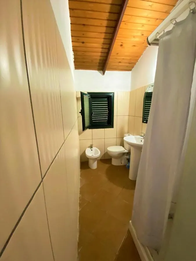 Ramo'S Hilltop Retreat With Kitchenette And Patio - 1St Vlorë Albania