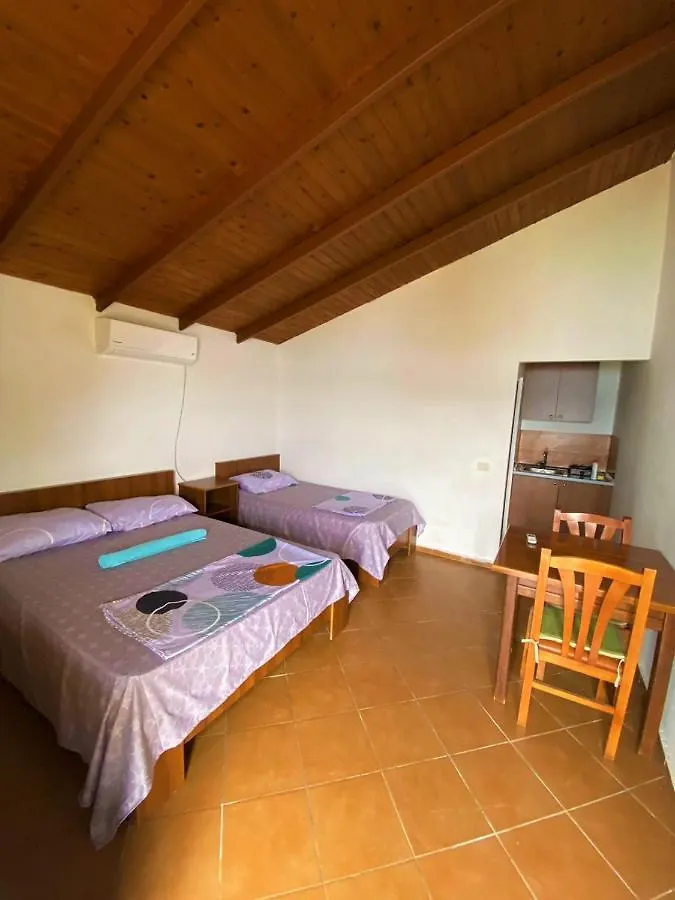 Ramo'S Hilltop Retreat With Kitchenette And Patio - 1St Vlorë